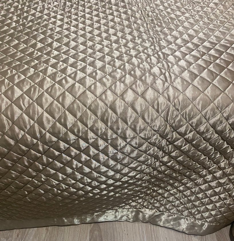 Sarı Parlak Kapitone Yatak Örtüsü - Görsel 2