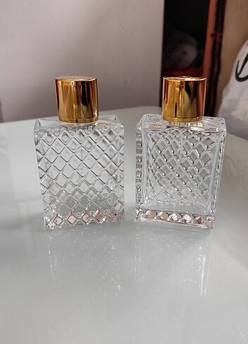 Beden 100 ml cam vidalı kapaklı parfüm şişesi