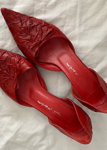 40 Beden Kırmızı Deri Pilili İşlemeli Stiletto
