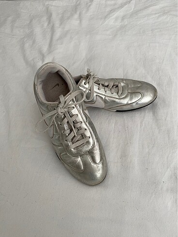 Nike Metalik ayakkabı