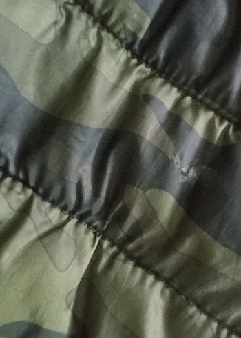 Erkek Çocuk Kamuflaj Desenli Kapüşonlu Mont - Görsel 5