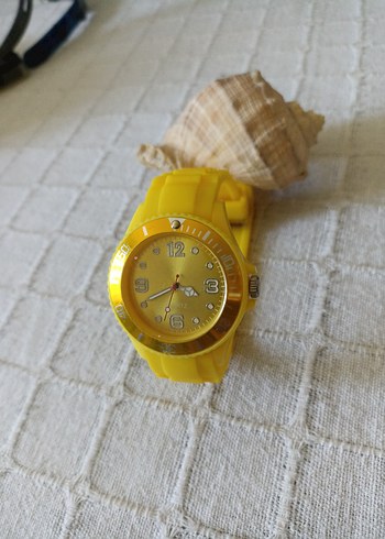 Sarı Kadın Kol Saati Tokalı - Görsel 3