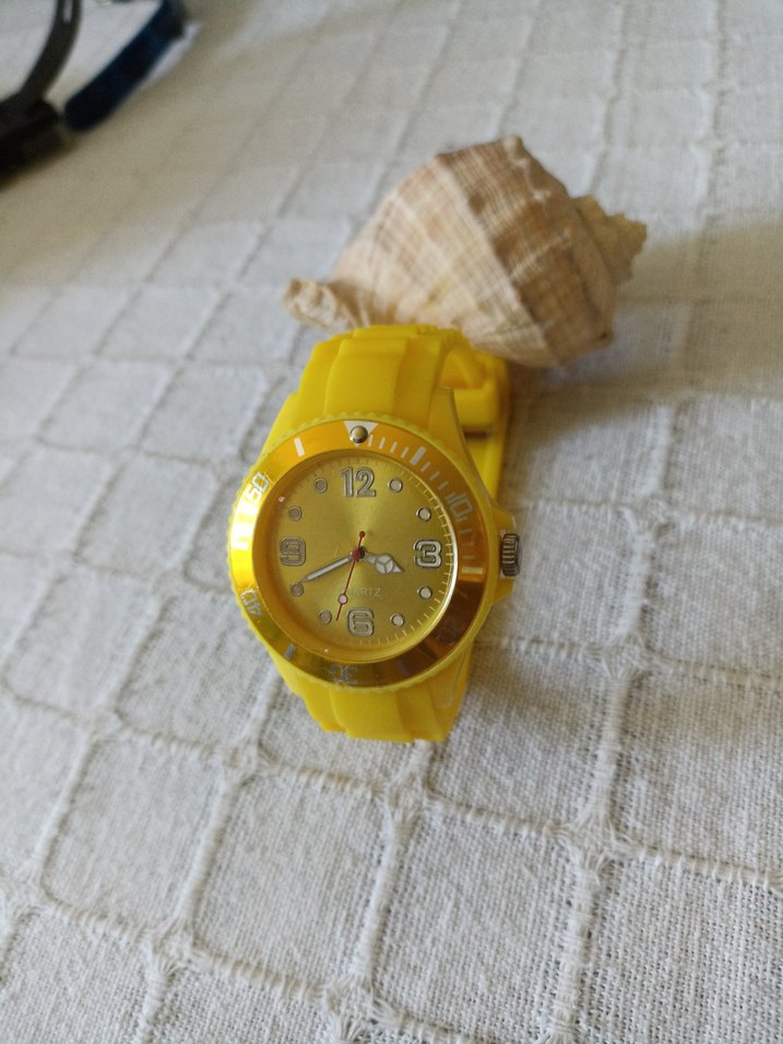 Sarı Kadın Kol Saati Tokalı - Görsel 3