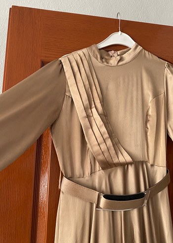 Bej Uzun Kollu Kemerli Kadın Elbise - Görsel 3