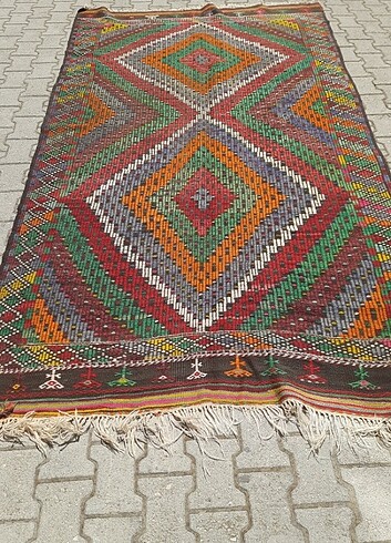 El Dokuma kilim 