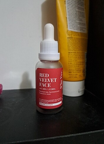 She vec red velvet serum 