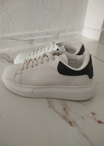 Alexander McQueen 39