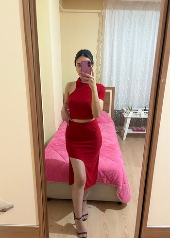 s Beden Kırmızı Mini Yırtmaçlı Straplez Abiye Elbise