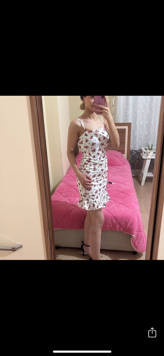 Çiçekli kırmızı Mini ip askı  Elbise - Görsel 3