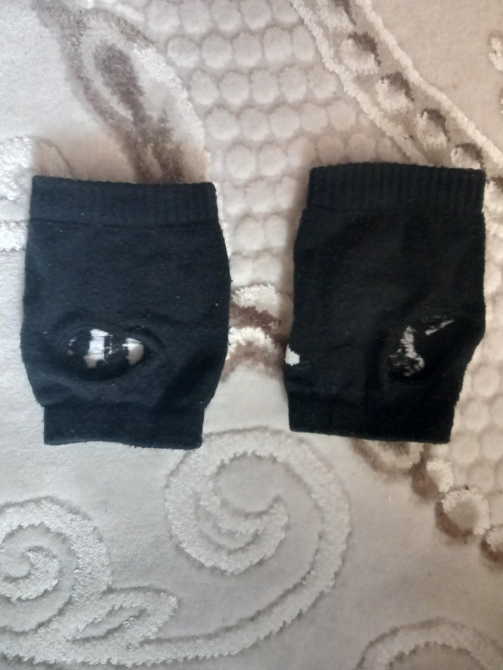 Siyah Kuru Kafalı Eldiven - Görsel 2