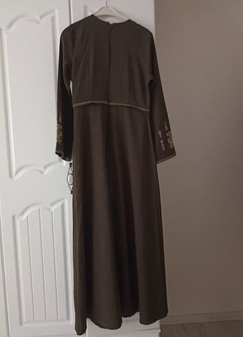 Nakış detaylı haki yeşil elbise - Görsel 2