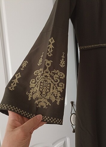 Nakış detaylı haki yeşil elbise - Görsel 4