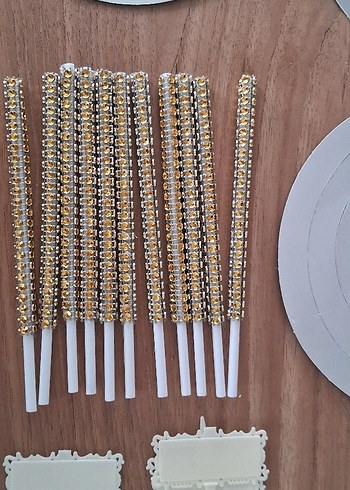 Renkli Parti Süsleri ve Bayraklar - Görsel 7