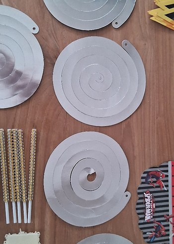 Renkli Parti Süsleri ve Bayraklar - Görsel 6