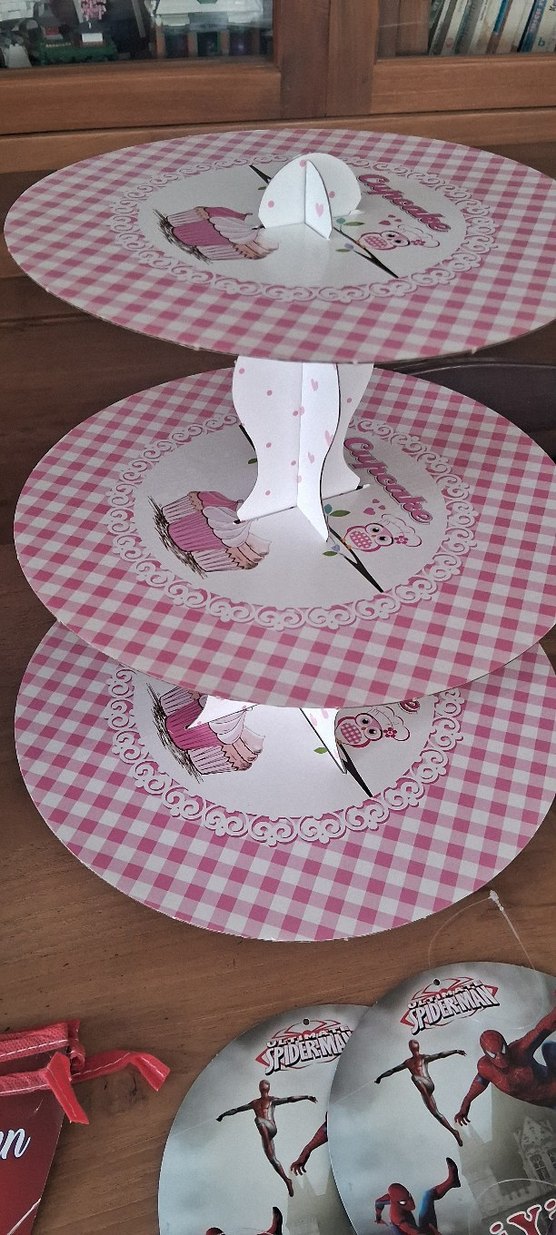 Renkli Parti Süsleri ve Bayraklar - Görsel 3