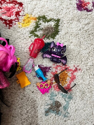  Beden Renk Monster High Draculaura Gen 3