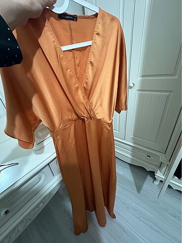 Saten elbise - Görsel 2