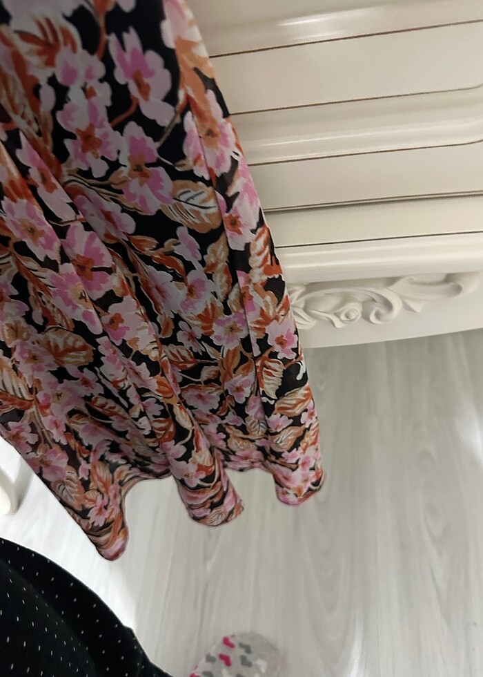 Çiçekli şık elbise - Görsel 3