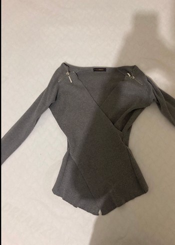 Gri V Yaka Kemerli Uzun Kollu Kadın Bluz - Görsel 2