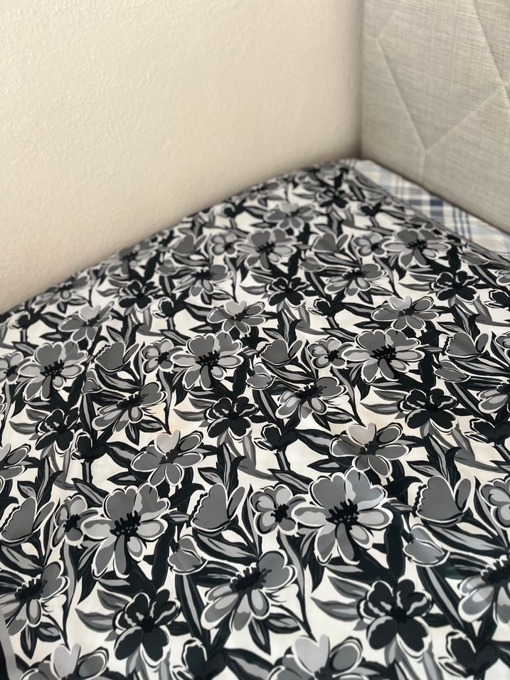 Gri Çiçek Desenli Kadın eşarp - Görsel 3