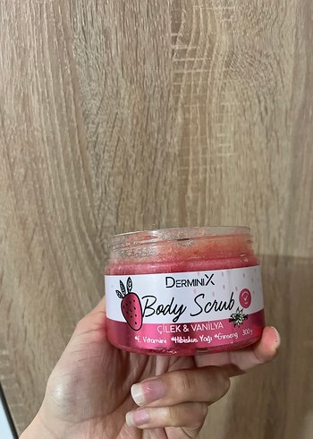 Derminix Çilek & Vanilya Vücut Peelingi 300g - Görsel 3