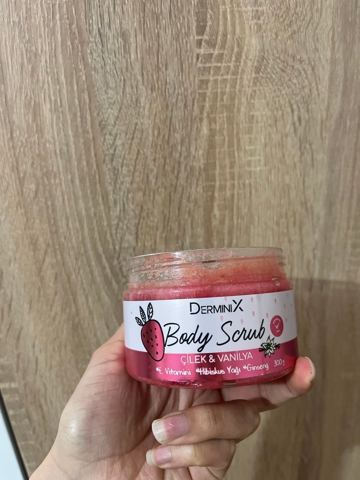 Derminix Çilek & Vanilya Vücut Peelingi 300g - Görsel 3