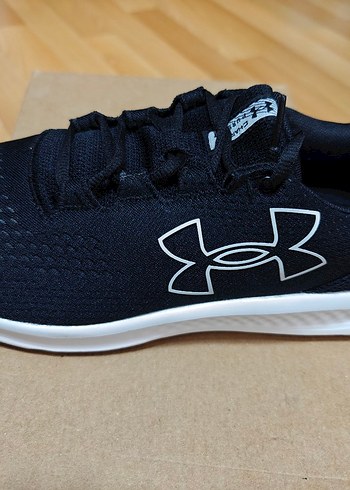 Skechers Siyah Under Armour Erkek Spor Ayakkabı