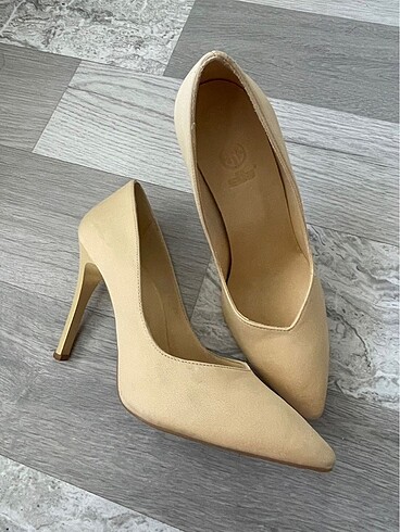 Elle Stiletto