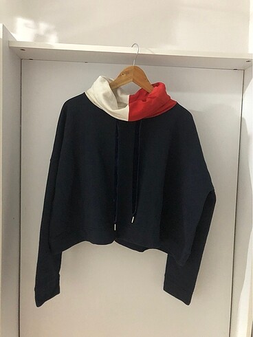 Oversize kısa- crop model sweatshirt -TommyHilfiger
