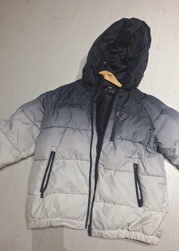 Erkek Çocuk Gri Kapüşonlu Şişme Mont