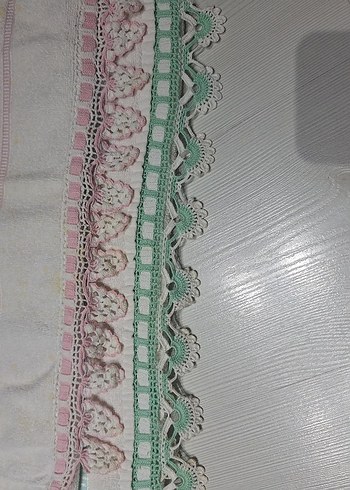 Beden 2 adet işlemeli havlu hediyedir