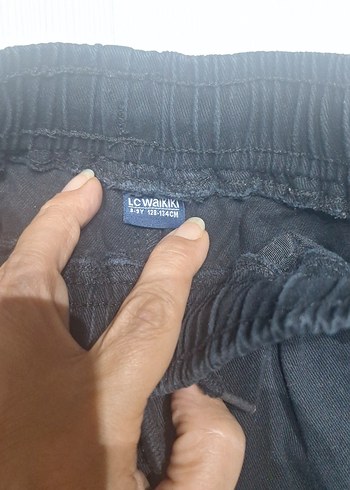 8 Yaş Beden siyah Renk beyaz pantalon ve atlet ucretsiz