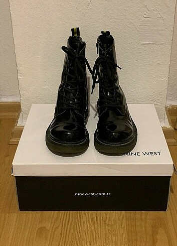Dr. Martens Dr.Martens muadili rugan kadın bot