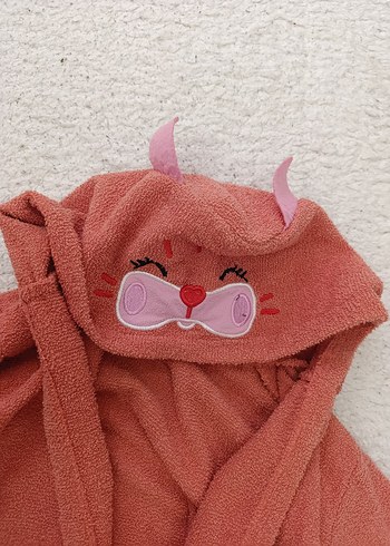 Kız Çocuk Nakışlı Pembe Bornoz - Görsel 2