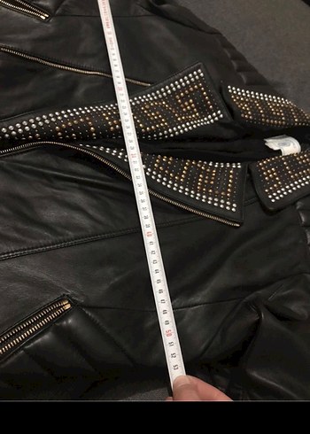 Versace x H&M Altın Detaylı Deri Biker Ceket - Görsel 4