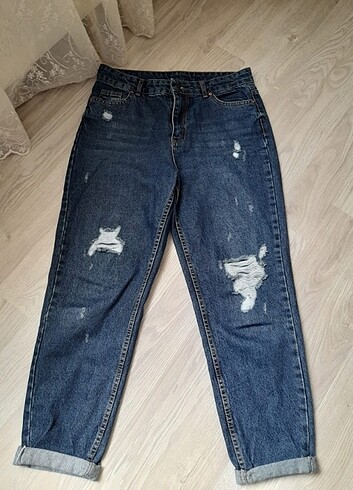 yırtık mom jean