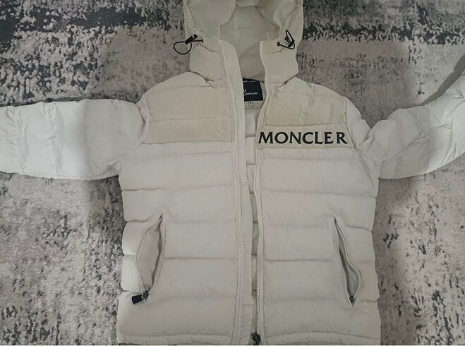 Beyaz Moncler Mont