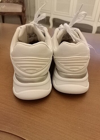 39 Beden beyaz Renk 39 numara Kinetix spor ayakkabı 