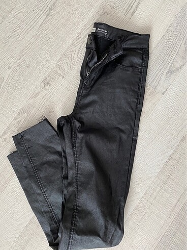 Stradivarius Mumlu pantolon bluz mor alt