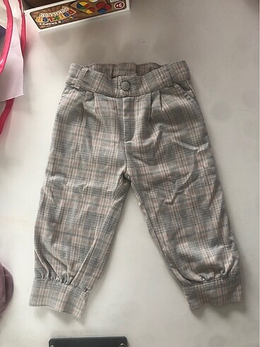 Kız bebek ekose pantolon