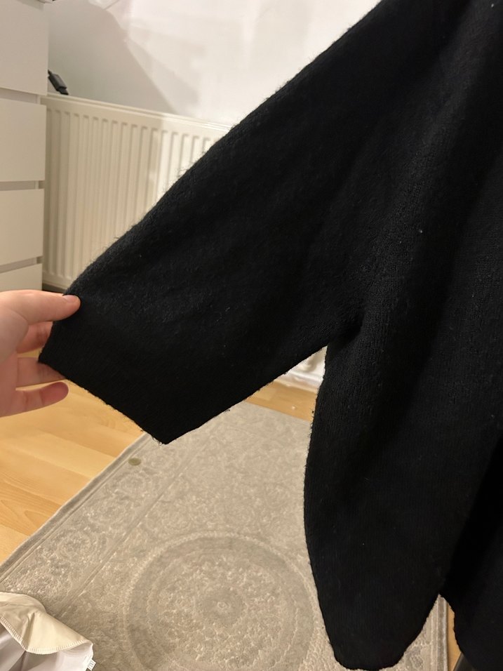 Düğmeli Siyah Yün Kadın Gömlek - Görsel 2