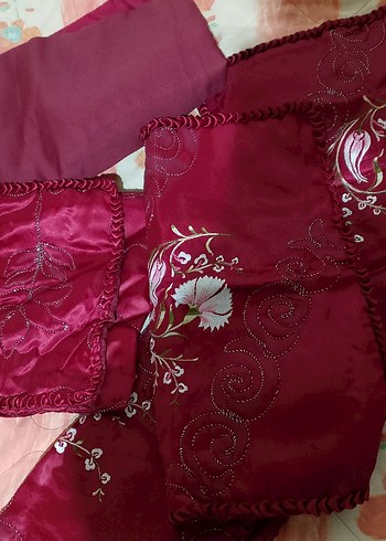 Bordo İşlemeli Parlak Nevresim ve Çarşaf Seti - Görsel 2