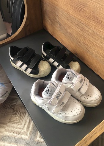 23 Beden Beyaz Erkek Çocuk Spor Ayakkabısı Velcro