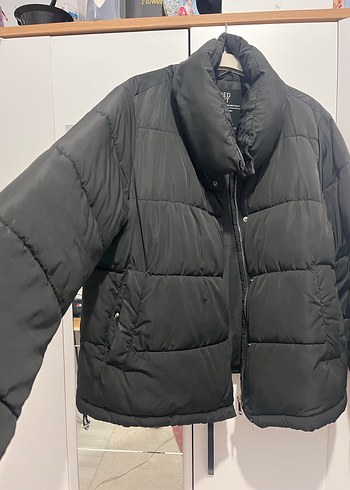 Stradivarius Siyah Fermuarlı Kadın Streetwear Ceket - Görsel 3