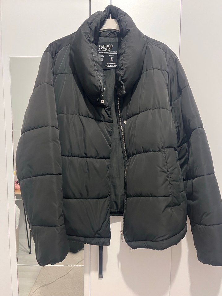 Stradivarius Siyah Fermuarlı Kadın Streetwear Ceket - Görsel 2