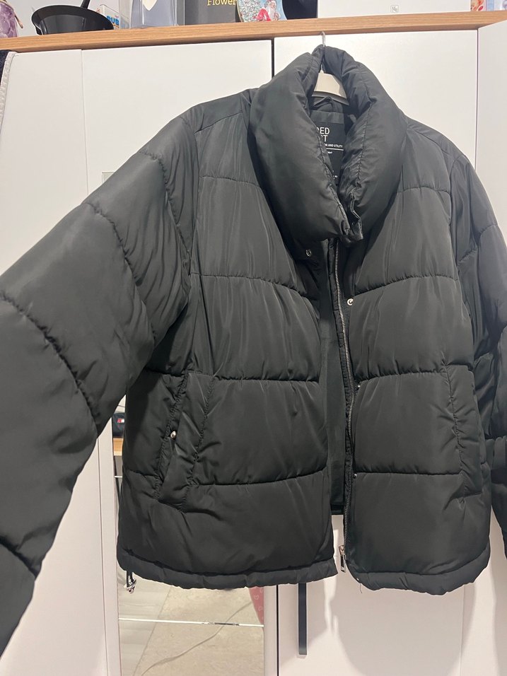 Stradivarius Siyah Fermuarlı Kadın Streetwear Ceket - Görsel 3