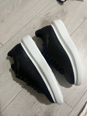 Diğer McQueen siyah sneaker