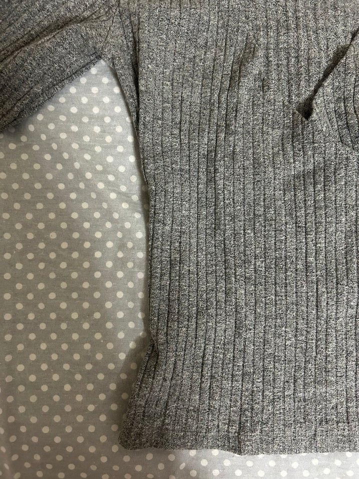 Gri V Yaka Uzun Kollu İnce Triko Kazak - Görsel 4