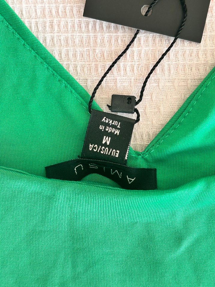 Yeşil V Yaka İnce Askılı Crop Top - Görsel 3