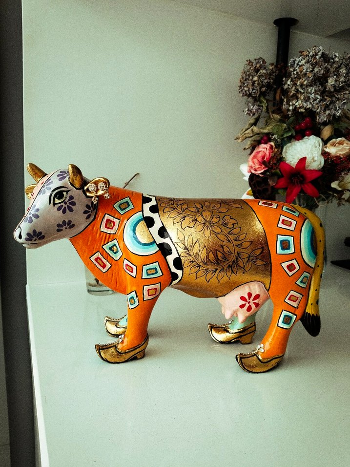 Renkli Desenli inek Figürin - Görsel 2